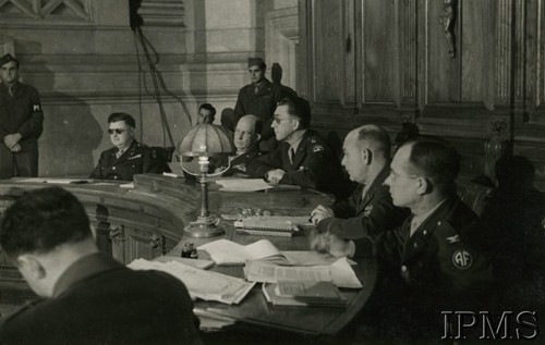 Październik 1945, Rzym, Włochy.
Proces zbrodniarzy wojennych - amerykańskie władze wojskowe sądzą niemieckich generałów.
Fot. A. Paduch, Instytut Polski i Muzeum im. gen. Sikorskiego w Londynie.