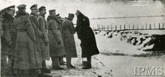 Ok. 1920, brak miejsca.
Grupa oficerów Legionów Polskich, na zdjęciu m.in. Naczelnik Józef Piłsudski i gen. Kazimierz Sosnkowski.
Fot. NN, Instytut Polski i Muzeum im. gen. Sikorskiego w Londynie [szuflada nr 20 – Walki o niepodległość]