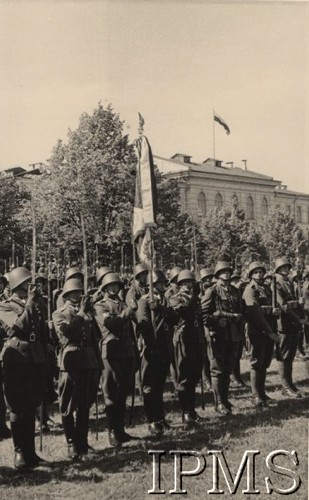 15.08.1939, Wilno - Łukiszki, Polska.
Kompania chorągwiana 1 Pułku Piechoty Legionów.
Fot. NN, Instytut Polski im. Gen. Sikorskiego w Londynie [teczka nr 115 – Wilno]