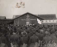 1939, Węgry.
Pierwsza msza dla polskich żołnierzy po przekroczeniu granicy węgierskiej.
Fot. NN, Instytut Polski im. Gen. Sikorskiego w Londynie [teczka nr 47 – Polacy internowani na Węgrzech]