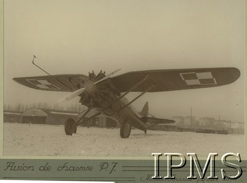 Lata 30., Warszawa, Polska.
Samolot myśliwski PZL P-7 z silnikiem Bristol-Jupiter VII F.
Fotografia z albumu podarowanego Aleksandrowi I, królowi Jugosławii, przez Państwowe Zakłady Lotnicze.
Fot. NN, Instytut Polski i Muzeum im. gen. Sikorskiego w Londynie
