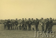 06.10.1933, Kraków, Polska.
Święto Jazdy Polskiej w 250 rocznicę Odsieczy Wiedeńskiej. Grupa zagranicznych delegatów, m.in. oficerowie niemieccy i francuscy.
Fot. NN, Instytut Polski i Muzeum im. gen. Sikorskiego w Londynie