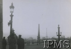 Lata 40., Paryż, Francja.
Place de la Concorde, na drugim planie egipski obelisk, w oddali widoczna Wieża Eiffla.
Fot. NN, Instytut Polski i Muzeum im. gen. Sikorskiego w Londynie, przekazał płk dypl. W. Bąkiewicz [album 34 - AP na Wschodzie, 1 DP im. T. Kościuszki].