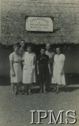 1944, Koja, Uganda.
Pracownicy Spółdzielni Spożywczo-Wytwórczej 