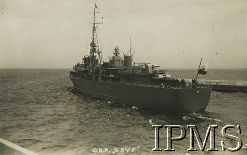 1938-1939, Gdynia, Polska.
Marynarze na pokładzie stawiacza min ORP Gryf (3 września 1939 został zbombardowany i zatopiony przez lotnictwo niemieckie).
Fot. L. Durczykiewicz, Instytut Polski i Muzeum im. gen. Sikorskiego w Londynie