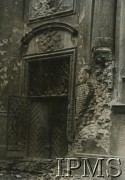 1939, Warszawa, Polska.
Wejście do kościoła pw. św. Marcina przy ulicy Piwnej 9/11.
Fot. NN, Instytut Polski i Muzeum im. gen. Sikorskiego w Londynie [szuflada P1]