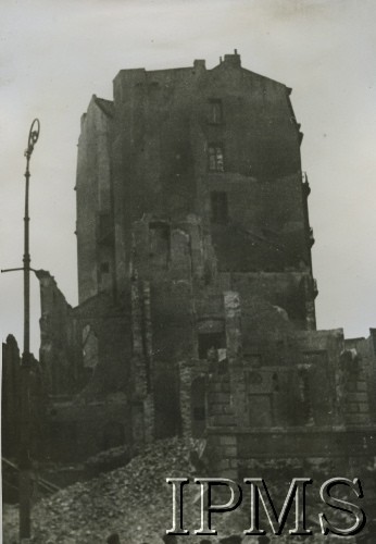 1939, Warszawa, Polska.
Kamienica przy ul. Miodowej.
Fot. NN, Instytut Polski im. Gen. Sikorskiego w Londynie. [szuflada P1]