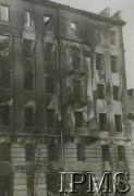 1939, Warszawa, Polska.
Kamienica przy ul. Krakowskie Przedmieście 77 róg Miodowej.
Fot. NN, Instytut Polski im. Gen. Sikorskiego w Londynie. [szuflada P1]