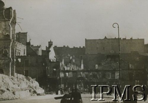 1939, Warszawa, Polska.
Zniszczona zabudowa ulicy Marszałkowskiej róg ulicy Widok.
Fot. NN, Instytut Polski im. Gen. Sikorskiego w Londynie. [szuflada P1]