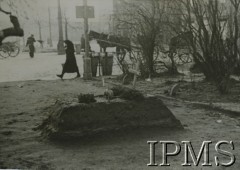 1939, Warszawa, Polska.
Grób na placu Teatralnym.
Fot. NN, Instytut Polski im. Gen. Sikorskiego w Londynie. [szuflada P1]