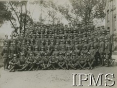 1933-1934, Ostrów Mazowiecka, woj. białostockie, Polska.
7 Kompania Szkoły Podchorążych Piechoty.
Fot. NN, Instytut Polski i Muzeum im. gen. Sikorskiego w Londynie [koperta luzem - Wojsko Polskie Przed 1939]