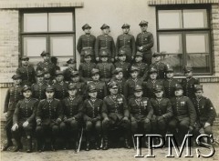 Przed 1939, Polska.
Grupa adeptów szkoły wojskowej.
Fot. NN, Instytut Polski i Muzeum im. gen. Sikorskiego w Londynie [koperta luzem - Wojsko Polskie Przed 1939]