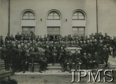 1935, Polska.
7 Dywizja Piechoty Wojska Polskiego. W środku siedzi dowódca dywizji gen. bryg. Wacław Stachiewicz, obok niego płk Stanisław Maczek. 
Fot. NN, Instytut Polski i Muzeum im. gen. Sikorskiego w Londynie [koperta luzem - Wojsko Polskie Przed 1939]