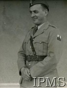 1943, Irak.
Oficer 3 Sądu Polowego 3 Dywizji Strzelców Karpackich.
Fot. NN, Instytut Polski i Muzeum im. gen. Sikorskiego w Londynie [album 14 - Sąd Polowy 3 Dywizji Strzelców Karpackich].