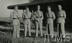 1943, Irak.
Pracownicy 3 Sądu Polowego 3 Dywizji Strzelców Karpackich.
Fot. NN, Instytut Polski i Muzeum im. gen. Sikorskiego w Londynie [album 14 - Sąd Polowy 3 Dywizji Strzelców Karpackich].