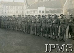 8.11.1940, Dunfermline, Szkocja, Wielka Brytania.
Załoga Pociągu Pancernego nr 4 na zbiórce w dniu wizyty prezydenta Władysława Raczkiewicza.
Fot. NN, Dziennik działań Pociągu Pancernego 