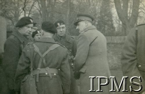 13.01.1941, Saxmundham, Anglia, Wielka Brytania.
Dowódca 42 Dywizji generał H. Willcox podczas inspekcji Pociągu Pancernego 