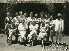 1946, Valivade-Kolhapur, Indie.
Osiedle dla polskich uchodźców. Pracownicy Referatu Kulturalno-Oświatowego.
Fot. NN, Kronika osiedla polskiego Valivade-Kolhapur, Indie, tom II, Instytut Polski i Muzeum im. gen. Sikorskiego w Londynie
