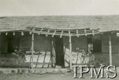 31.12.1946, Valivade-Kolhapur, Indie.
Osiedle dla polskich uchodźców. Budynek zniszczony przez huragan.
Fot. NN, Kronika osiedla polskiego Valivade-Kolhapur, Indie, tom II, Instytut Polski i Muzeum im. gen. Sikorskiego w Londynie
