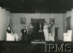 Październik 1944, Valivade-Kolhapur, Indie.
Osiedle dla polskich uchodźców. Scena ze 