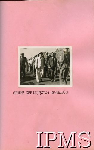 3.05.1946, Valivade-Kolhapur, Indie.
Osiedle dla polskich uchodźców. Obchody rocznicy uchwalenia Konstytucji 3 Maja.
Fot. NN, Kronika osiedla polskiego Valivade-Kolhapur, Indie, tom II, Instytut Polski i Muzeum im. gen. Sikorskiego w Londynie