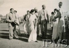 2-7.06.1947, Valivade-Kolhapur, Indie.
Osiedle dla polskich uchodźców. Hinduscy goście, którzy przybyli do osiedla, by uczestniczyć w Tygodniu Uroczystości i Sportu.
Fot. NN, Kronika osiedla polskiego Valivade-Kolhapur, Indie, tom III, Instytut Polski i Muzeum im. gen. Sikorskiego w Londynie