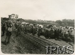 1947, Valivade-Kolhapur, Indie.
Osiedle dla polskich uchodźców. Mieszkańcy osiedla odjeżdżające do Polski.
Fot. NN, Kronika osiedla polskiego Valivade-Kolhapur, Indie, tom III, Instytut Polski i Muzeum im. gen. Sikorskiego w Londynie