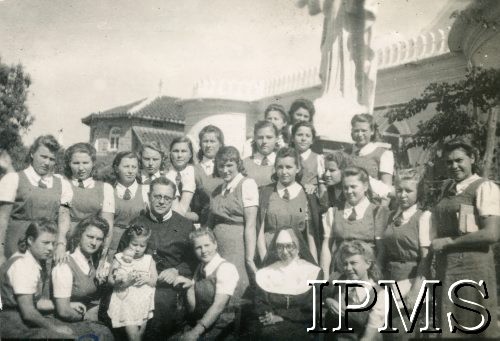 1942-1946, Panchgani, Indie.
Konwent św. Józefa. Uczyły się w nim dziewczęta z obozów dla polskich uchodźców ewakuowanych z ZSRR.
Fot. NN, Kronika osiedla polskiego Valivade-Kolhapur, Indie, tom III, Instytut Polski i Muzeum im. gen. Sikorskiego w Londynie