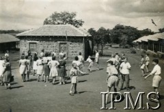 1943-1947, Valivade-Kolhapur, Indie.
Osiedle dla polskich uchodźców. Zajęcia sportowe w gimnazjum.
Fot. NN, Kronika osiedla polskiego Valivade-Kolhapur, Indie, tom III, Instytut Polski i Muzeum im. gen. Sikorskiego w Londynie