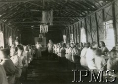1943-1947, Valivade-Kolhapur, Indie.
Osiedle dla polskich uchodźców. Jadalnia Zakładu Wychowawczego im. gen. Sikorskiego.
Fot. NN, Kronika osiedla polskiego Valivade-Kolhapur, Indie, tom III, Instytut Polski i Muzeum im. gen. Sikorskiego w Londynie