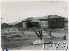 1943-1947, Valivade-Kolhapur, Indie.
Osiedle dla polskich uchodźców. Dom starosty, następnie komendanta osiedla.
Fot. NN, Kronika osiedla polskiego Valivade-Kolhapur, Indie, tom III, Instytut Polski i Muzeum im. gen. Sikorskiego w Londynie