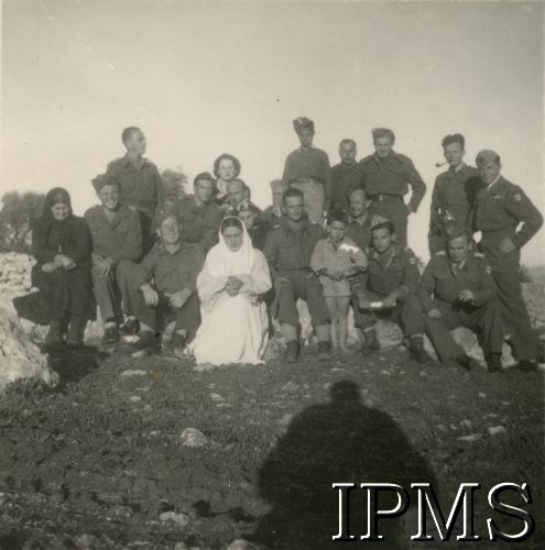 25.12.1943, Bechmezzin, Liban.
Zespół jasełkowy 15 Wileńskiego Batalionu Strzelców 