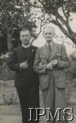 1942-1946, Ifunda, Tanganika. 
Osiedle dla polskich uchodźców w Afryce Wschodniej. Ks. J. Sajewicz OMI - proboszcz i Stanisław Turek - prezes Akcji Katolickiej.
Fot. NN, kolekcja: Osiedla polskie w Afryce, Instytut Polski i Muzeum im. gen. Sikorskiego w Londynie