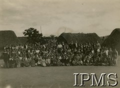 1946, Ifunda, Tanganika. 
Osiedle dla polskich uchodźców w Afryce Wschodniej. Grupa dzieci szkolnych.
Fot. NN, kolekcja: Osiedla polskie w Afryce, Instytut Polski i Muzeum im. gen. Sikorskiego w Londynie