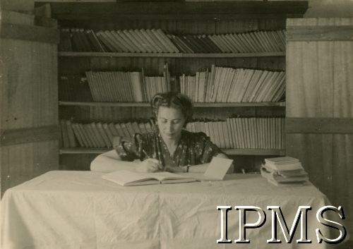 1942-1946, Ifunda, Tanganika. 
Osiedle dla polskich uchodźców w Afryce Wschodniej. Biblioteka Referatu Kulturalno-Oświatowego.
Fot. NN, kolekcja: Osiedla polskie w Afryce, Instytut Polski i Muzeum im. gen. Sikorskiego w Londynie