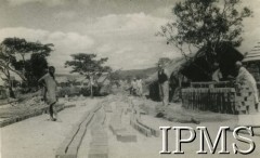 1942-1946, Ifunda, Tanganika. 
Osiedle dla polskich uchodźców w Afryce Wschodniej. Cegielnia, suszenie cegieł na słońcy.
Fot. NN, kolekcja: Osiedla polskie w Afryce, Instytut Polski i Muzeum im. gen. Sikorskiego w Londynie
