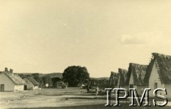 1942-1946, Kondoa, Tanganika (obecnie Tanzania).
Fragment osiedla dla polskich uchodźców.
Fot. NN, kolekcja: Osiedla polskie w Afryce, Instytut Polski i Muzeum im. gen. Sikorskiego w Londynie