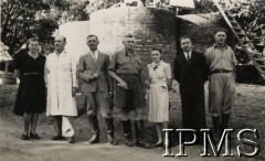 25.11.1946, Tengeru, Tanganika.
Osiedle dla polskich uchodźców. Grupa hodowców bydła z Farmy Rolnej.
Fot. NN, kolekcja: Osiedla polskie w Afryce, Instytut Polski i Muzeum im. gen. Sikorskiego w Londynie