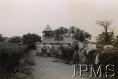 1942-1950, Tengeru, Tanganika.
Osiedle dla polskich uchodźców. Grupa sanitarno-porządkowa Referatu Rolnego.
Fot. NN, kolekcja: Osiedla polskie w Afryce, Instytut Polski i Muzeum im. gen. Sikorskiego w Londynie