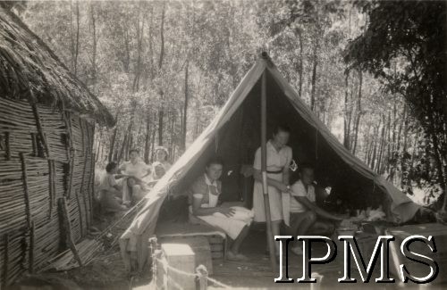 1945-1946, Tengeru, Tanganika.
Osiedle dla polskich uchodźców. Ambulatorium na letnisku dla wychowanków sierocińca.
Fot. NN, kolekcja: Osiedla polskie w Afryce, Instytut Polski i Muzeum im. gen. Sikorskiego w Londynie