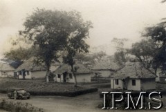 1942-1950, Tengeru, Tanganika.
Osiedle dla polskich uchodźców. Domy zamieszkiwane przez personel zatrudniony na Farmie Rolnej.
Fot. NN, kolekcja: Osiedla polskie w Afryce, Instytut Polski i Muzeum im. gen. Sikorskiego w Londynie