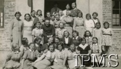 1943-1946, Marandellas, Rodezja Południowa. 
Osiedle dla polskich uchodźców. Chór kościelny.
Fot. NN, kolekcja: Osiedla polskie w Afryce, Instytut Polski i Muzeum im. gen. Sikorskiego w Londynie