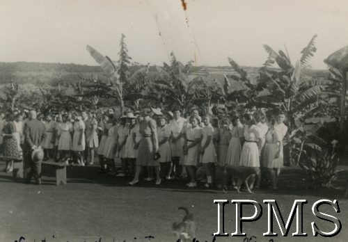 1942-1946, Masindi, Uganda.
Osiedle dla polskich uchodźców. Uczennice Szkoły Powszechnej nr 3.
Fot. NN, kolekcja: Osiedla polskie w Afryce, Instytut Polski i Muzeum im. gen. Sikorskiego w Londynie