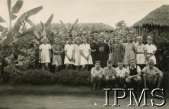 1942-1946, Masindi, Uganda.
Osiedle dla polskich uchodźców. Uczniowie klasy V i VI Szkoły Powszechnej nr 3.
Fot. NN, kolekcja: Osiedla polskie w Afryce, Instytut Polski i Muzeum im. gen. Sikorskiego w Londynie