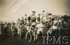 1942-1946, Masindi, Uganda.
Osiedle dla polskich uchodźców. Uczniowie Szkoły Powszechnej nr 2.
Fot. NN, kolekcja: Osiedla polskie w Afryce, Instytut Polski i Muzeum im. gen. Sikorskiego w Londynie