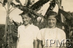 Styczeń 1944, Masindi, Uganda.
Osiedle dla polskich uchodźców. Fotografia pamiątkowa z sakramentu bierzmowania.
Fot. NN, kolekcja: Osiedla polskie w Afryce, Instytut Polski i Muzeum im. gen. Sikorskiego w Londynie