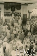 1.11.1945, Masindi, Uganda.
Osiedle dla polskich uchodźców. Uroczystość sakramentu bierzmowania.
Fot. NN, kolekcja: Osiedla polskie w Afryce, Instytut Polski i Muzeum im. gen. Sikorskiego w Londynie