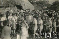 1943, Masindi, Uganda.
Osiedle dla polskich uchodźców. Procesja wielkanocna.
Fot. NN, kolekcja: Osiedla polskie w Afryce, Instytut Polski i Muzeum im. gen. Sikorskiego w Londynie