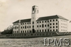 Lata 40., Kampala, Uganda.
Budynek Sądu Najwyższego.
Fot. NN, kolekcja: Osiedla polskie w Afryce, Instytut Polski i Muzeum im. gen. Sikorskiego w Londynie
