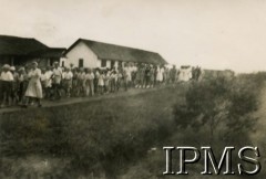 11.11.1945, Rongai, Kenia. 
Osiedle dla polskich uchodźców. Obchody Święta Niepodległości.
Fot. NN, kolekcja: Osiedla polskie w Afryce, Instytut Polski i Muzeum im. gen. Sikorskiego w Londynie